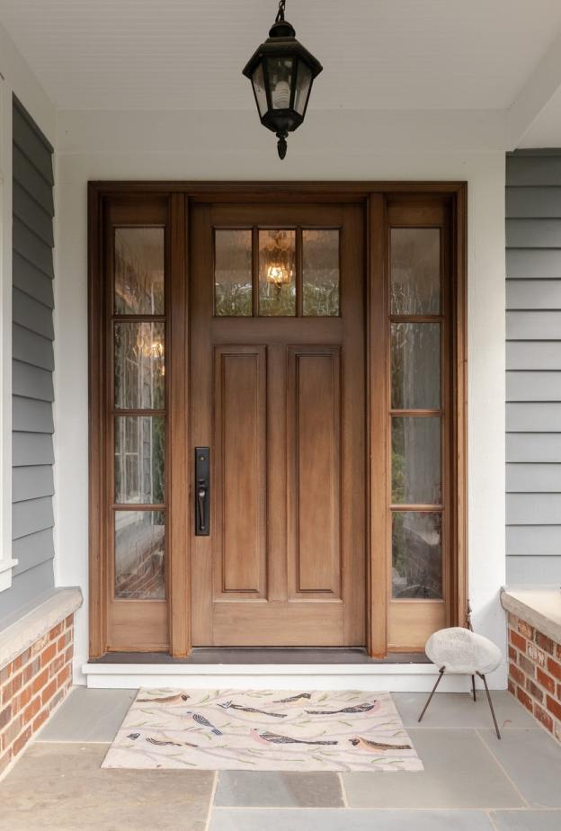 المتانة والأمان من العوامل المهمة التي يجب مراعاتها عند اختيار الباب الأمامي للمنزل