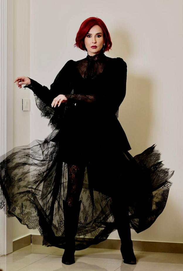 الممثلة السا زغيب واطلالة بتوقيع دار خالد ومروان 