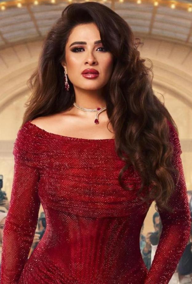 تصدرت ياسمين عبد العزيز الترند بصيحات جمالية مبهرة