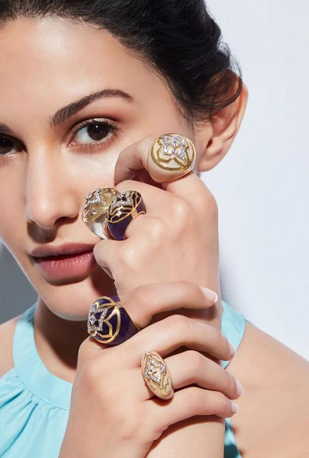 خواتم مرصعة بالأحجار من Farah Khan