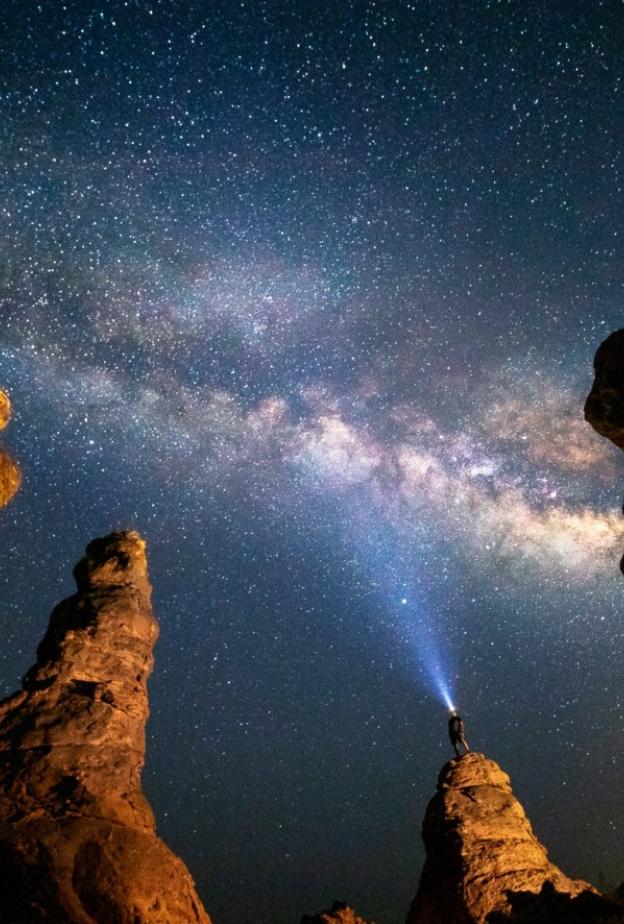 محمية الغراميل في العُلا… حين تنحت الطبيعة جمالها في صمت الصحراء