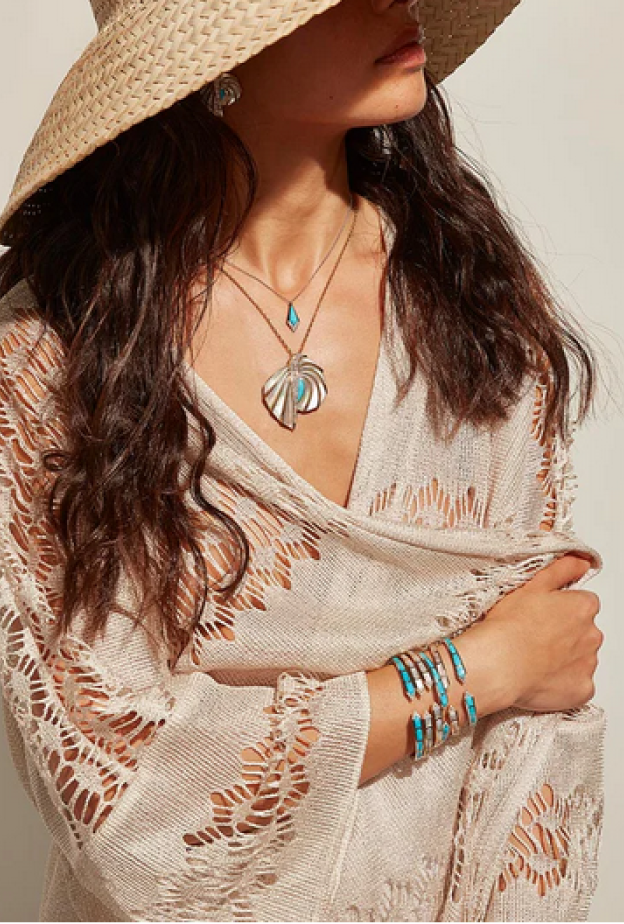 سوار Junonia بالفيروز من Noora Shawqi