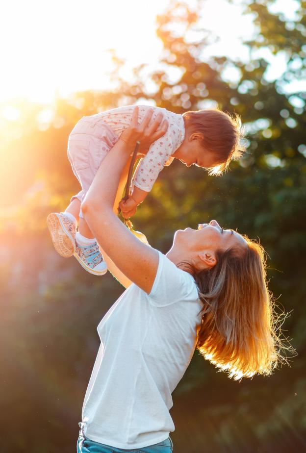 فهم مشاعر طفل التوحد يقربك منه أكثر وتعليمه كيفية التعبير عن مشاعر انجاز كبير 