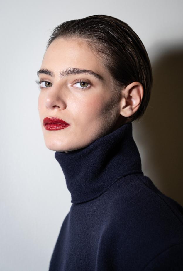 ألوان أحمر شفاه قوي ومشرق من دار Burc Akyol