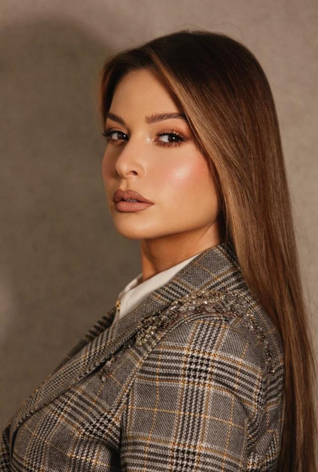 رسمات المكياج البني العريض- الصورة من حساب المصوّر مارك مارون على انستغرام