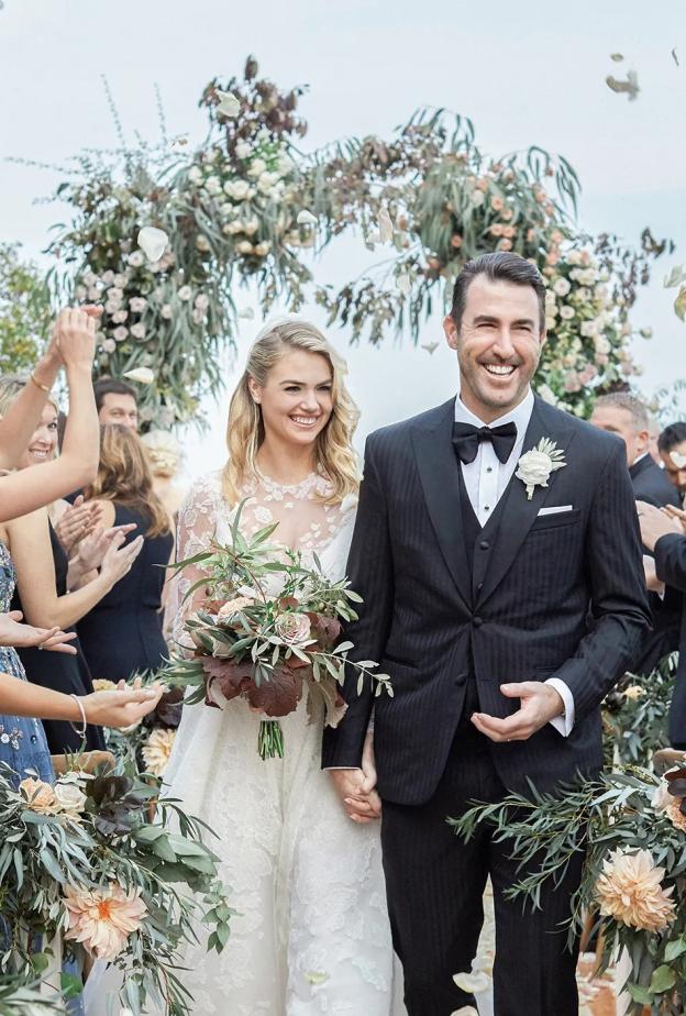 أشهر إطلالات زفاف عارضات الأزياء في حفلات زفافهن الحقيقية