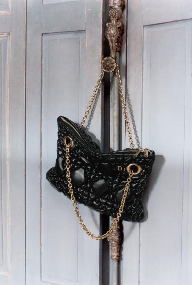 حقيبة ‏Dior Crunchy‏... ‏