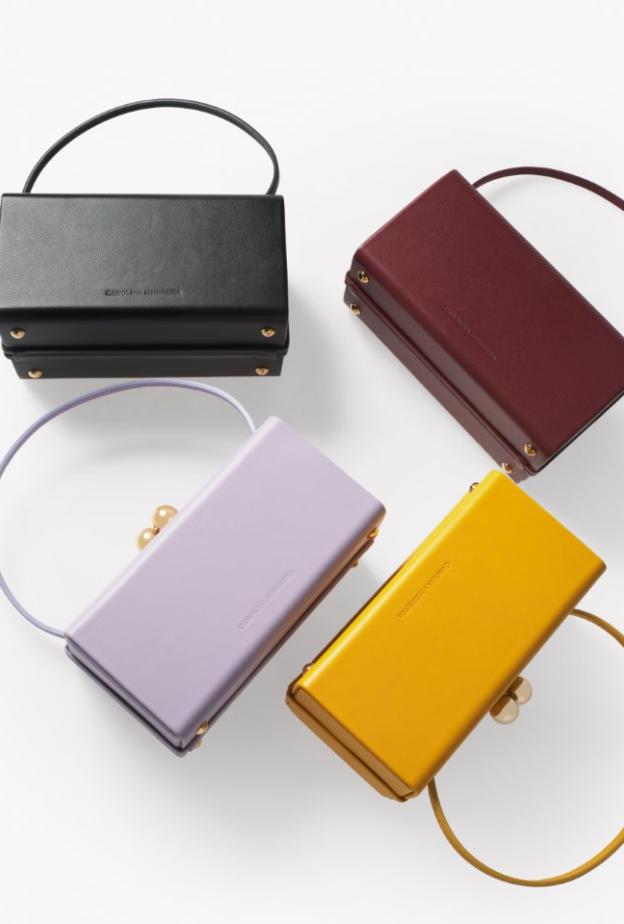 كارولينا هيريرا تُطلق حقبة جديدة من حقائب اليد الجلدية الفاخرة المصنوعة في إيطاليا