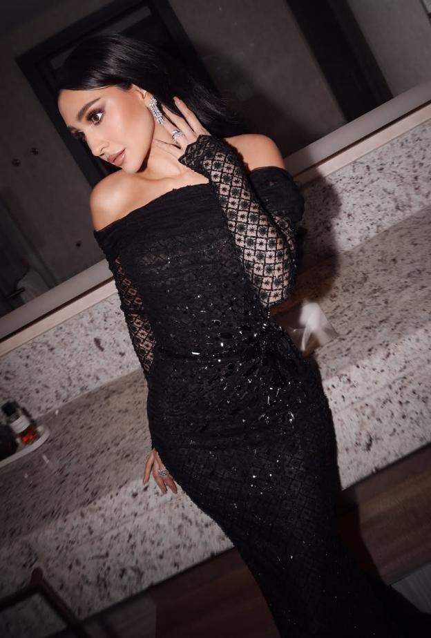 استلهمي إطلالاتك من جيسي عبدو نجمة "لوبي الغرام": فساتين سهرة سوداء فخمة وأزياء ربيعية ناعمة 