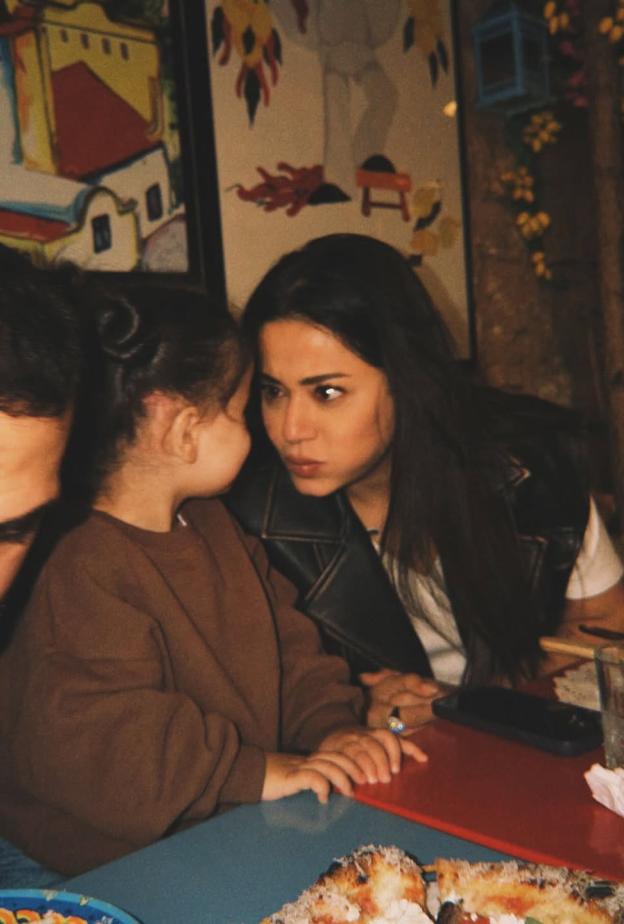 رحمة رياض وابنتها