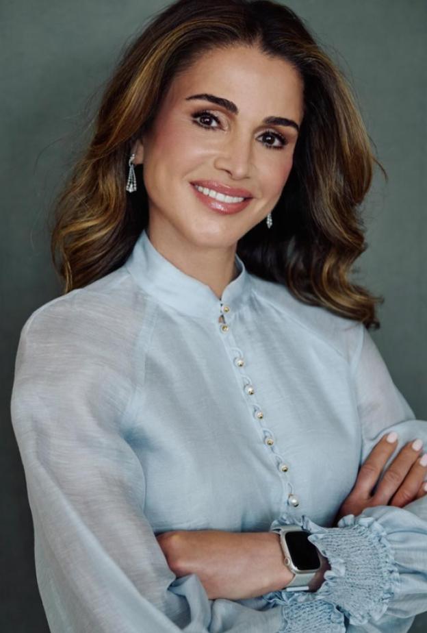 الملكة رانيا تخطف الأنظار بإطلالات جمالية متجددة من المكياج للشعر