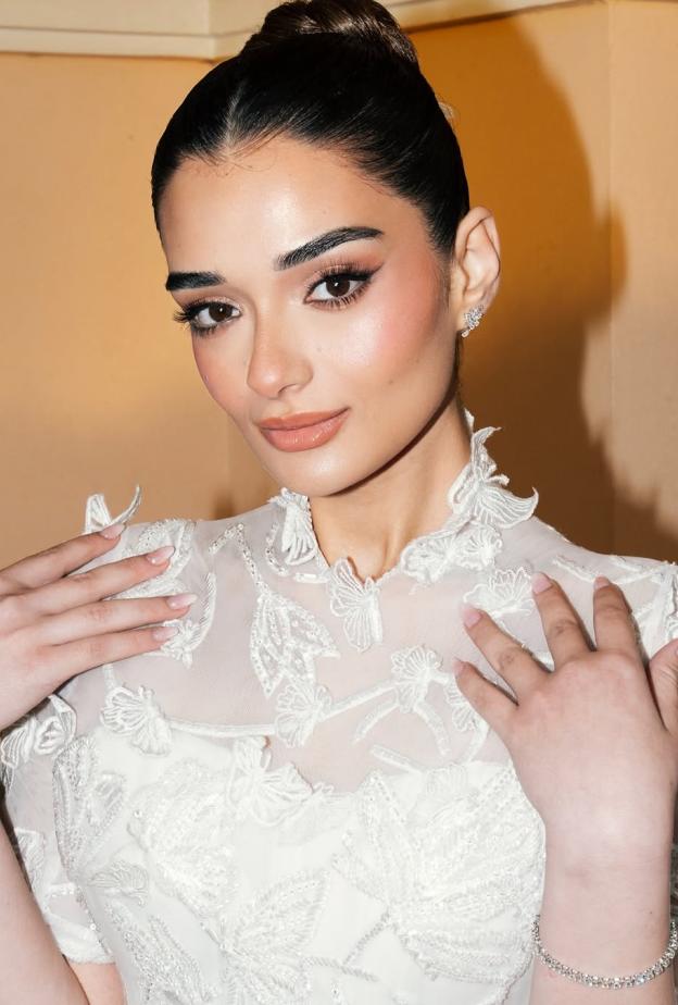 تسريحة شعر ملك أحمد زاهر في حفل خطوبتها