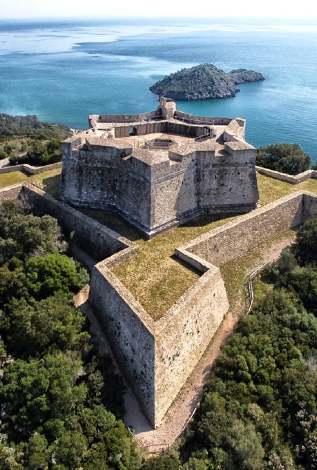 Monte Argentario مونتي أرجنتاريو 