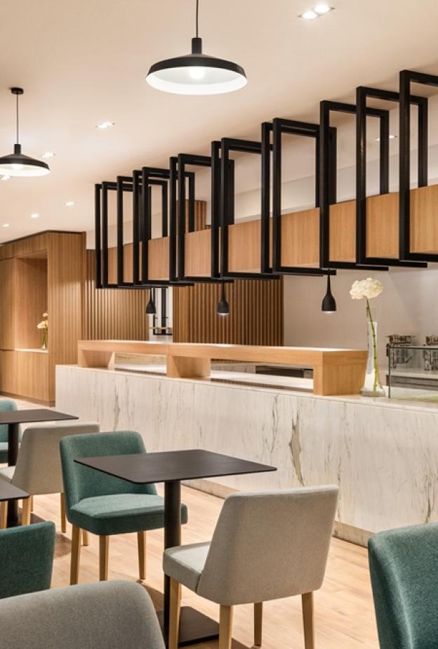 استمتع بالراحة العصرية وكرم الضيافة الرفيع في فندق وريزيدنس راديسون الرياض العليا