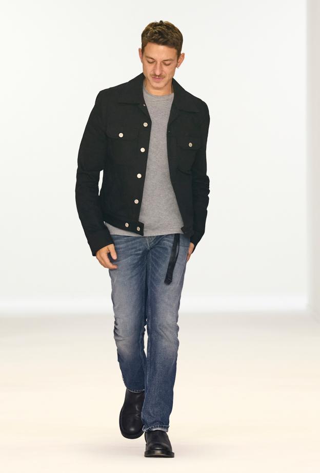 نيكولا دي فيليس ‏