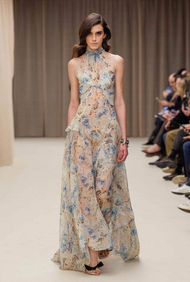 ما خلف الكمال في مجموعة McQueen خريف وشتاء 2026 للملابس الجاهزة