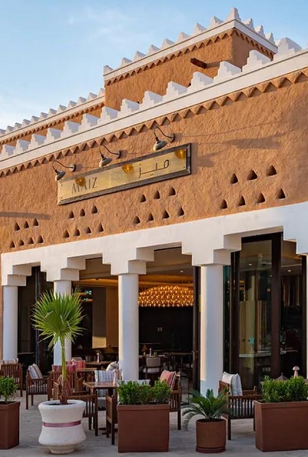 مذاق المملكة كما لم تختبريه من قبل… دليلك لأجمل المطاعم السعودية بتجارب أصيلة وفاخرة