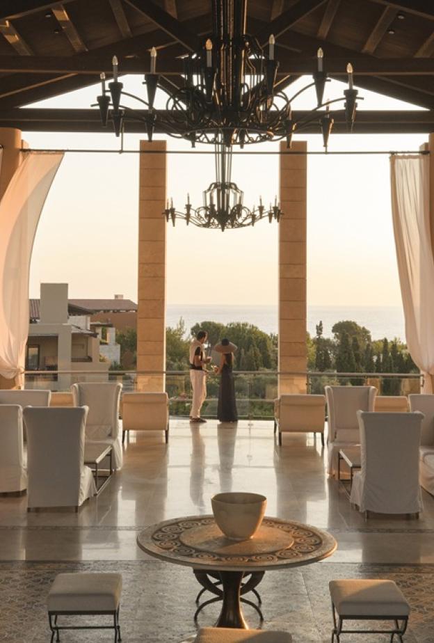 كوستا نافارينو في اليونان.