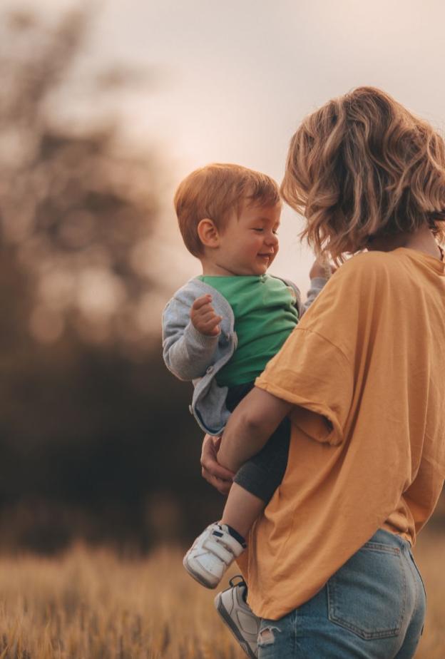 7 نصائح للاستمتاع بالأمومة