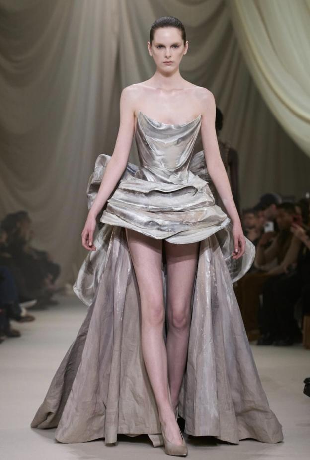 فستان كوتور من مجموعة Ashi Studio