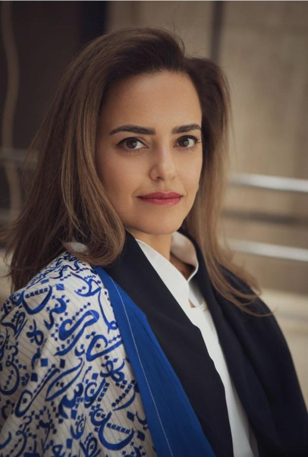 حوار مع رائدة الأعمال مناير الشارخ عن تأثير والدتها في مسيرتها