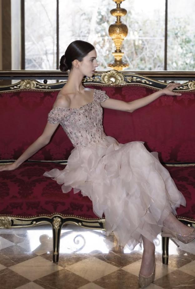 حين تقود النساء دور الأزياء: من القيادات العالمية إلى المصممات السعوديات