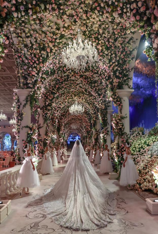 فستان عروس من Maison Valentino