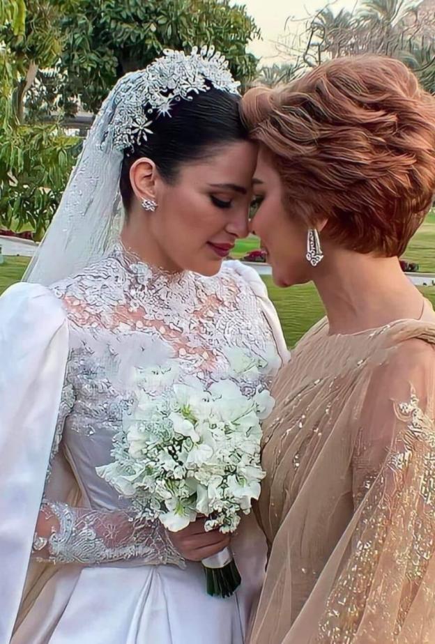 اصالة نصري غنت لابنتها في يوم الزفاف