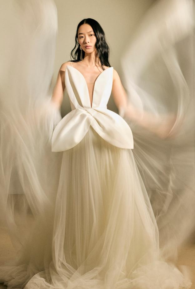 فساتين الزفاف المؤلفة من قطعتين في 2026… صيحة التعبير الحر وأناقة التحوّل