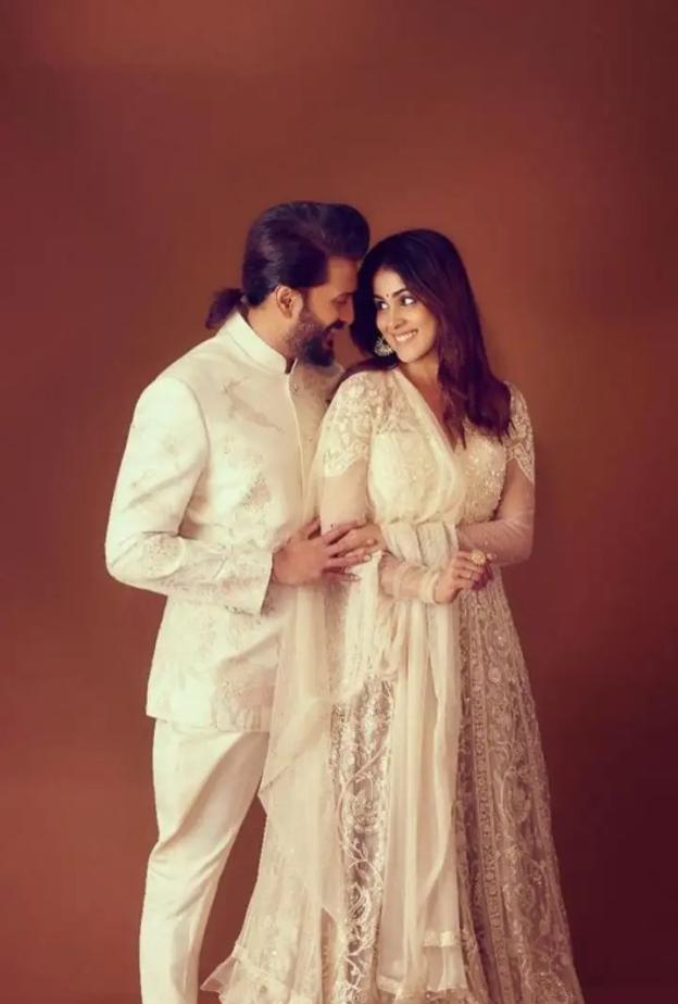 جينيليا دي سوزا Genelia D' Souza وريتيش ديشموك Riteish Deshmukh-14 عام