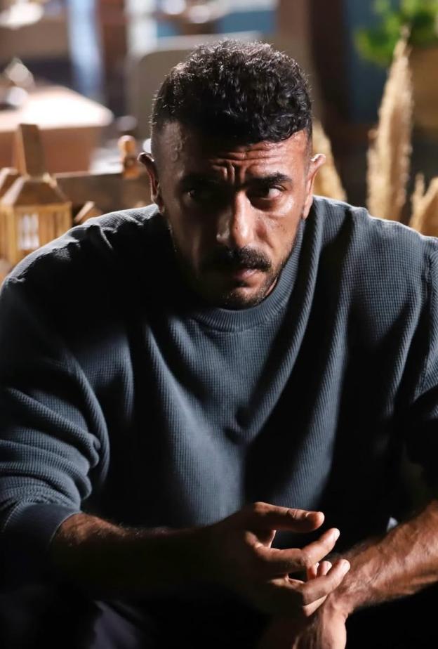 أحمد العوضي يشوق الجمهور لمسلسل رمضان 2027
