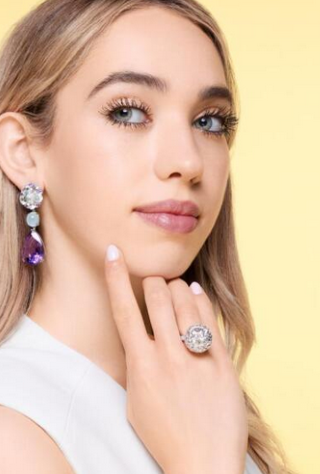 أقراط مرصعة بحجر الأماتيست من Sotheby’s