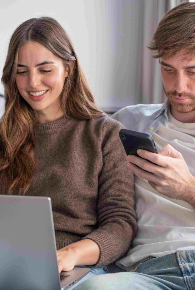 إلى أي مدى بات الحب في زمن السوشيال ميديا غريبًا