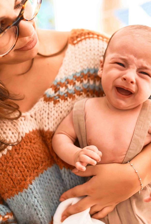 اعرفي متى تكون كثرة البكاء عند الأطفال طبيعية أو غير ذلك