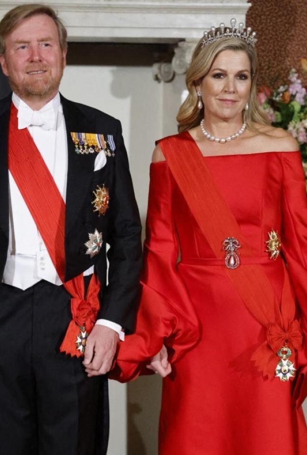 الأحجار الكريمة في تاج الزمرد للملكة ماكسيما فخامة إمبراطورية