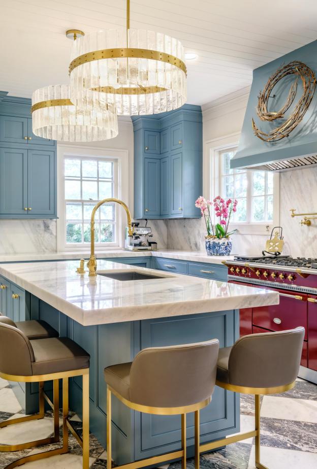 الألوان قادرة على تحويل الخزائن البسيطة إلى عنصر بصري لافت