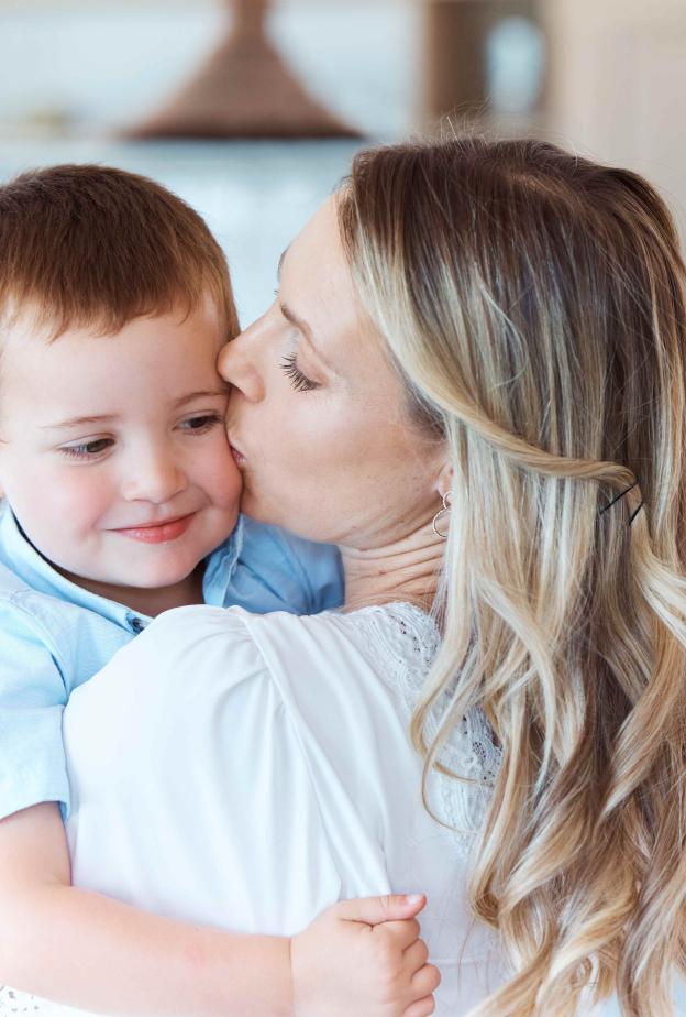 التعلق الآمن يخلق شخصية مستقرة وسوية للطفل