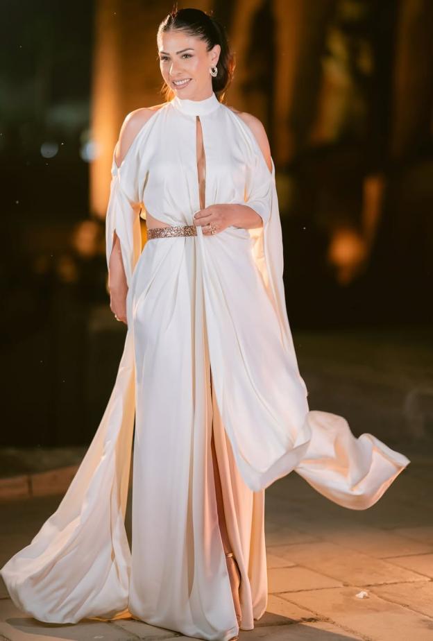 بسمة ترتدي فستانا رقيق بصيحة الـCut out3