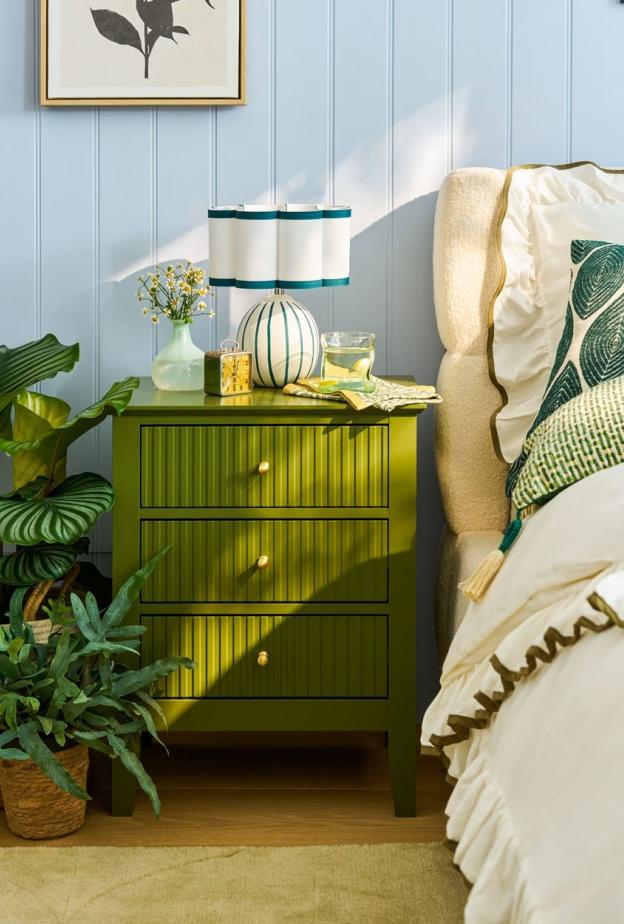 تجديد غرفة النوم يحتاج تنفيذ أفكار بسيطة لإضفاء إحساس بالراحة بطابع ربيعي منعش