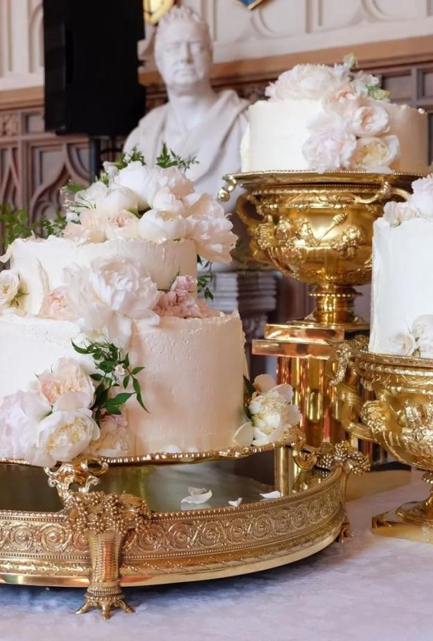 تقليد كعكات الزفاف بنكهة الفاكهة