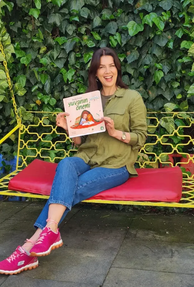 سيفينش غورسين أكيلدز Sevinç Kıranlı 