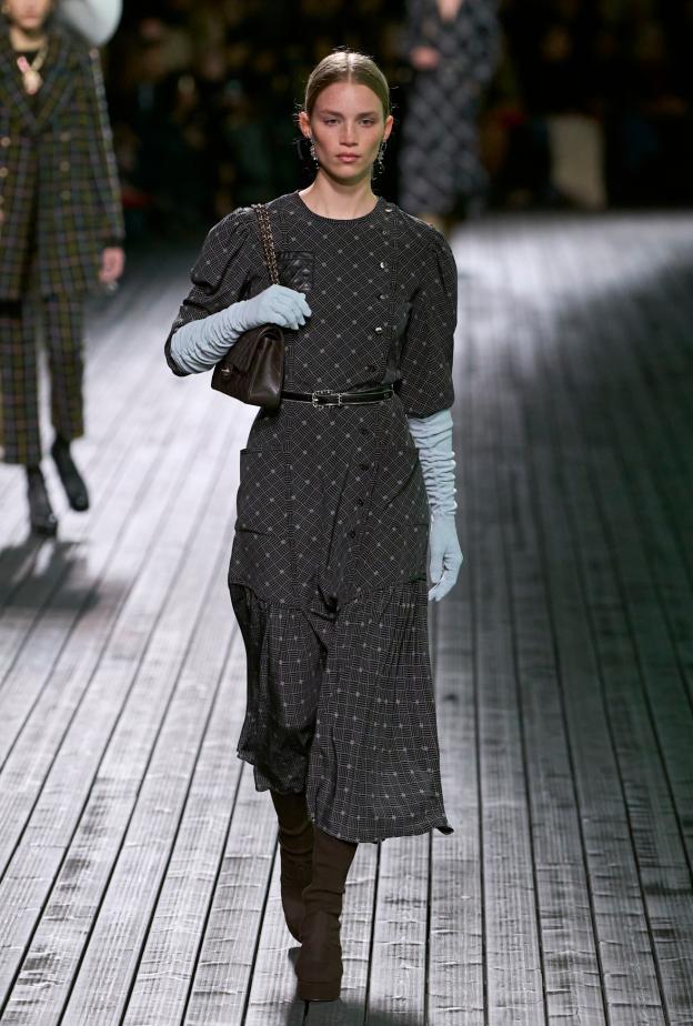 فستان بطابع Vintage من Chanel