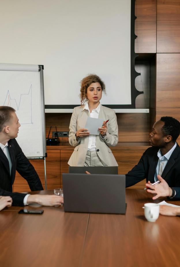 كيف تكونين قائدة حاضرة ومؤثرة في فريقكِ