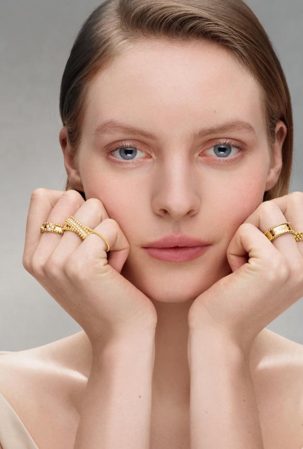 مجموعة بيرليه إرث دار Van Cleef & Arpels