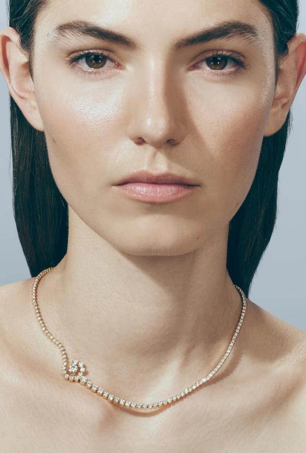 مجوهرات ألماس فخمة تعبر عن الثقة لمولودات شهر أبريل  