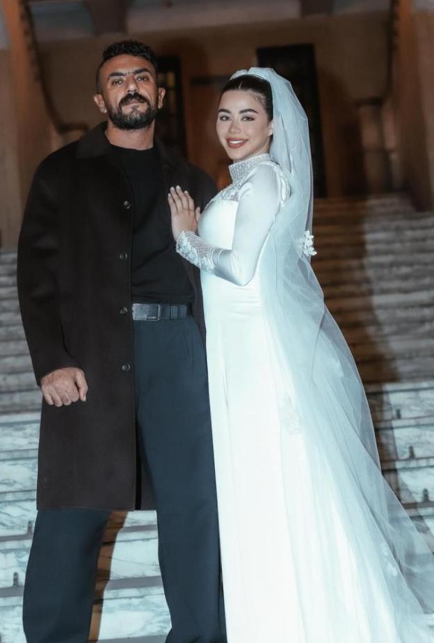 أحمد العوضي ويارا السكري 