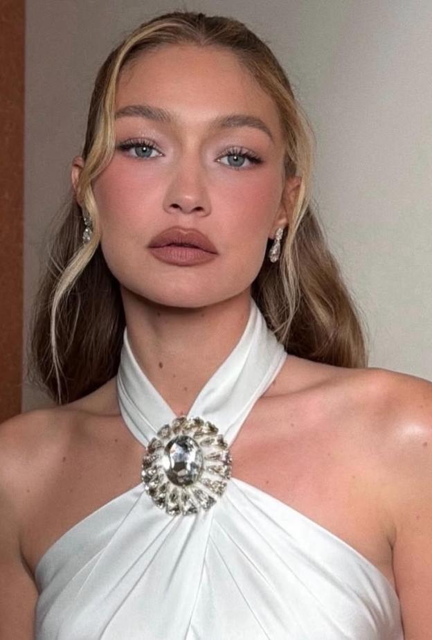 أجمل تسريحات ومكياج جيجي حديد في أبرز ظهوراتها