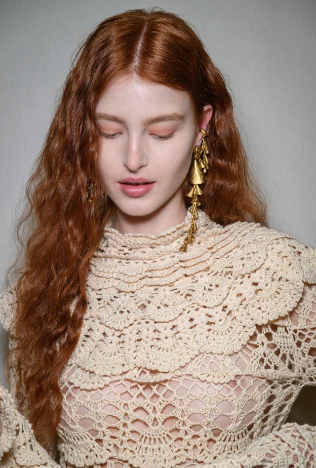 إستعيدي حيوية شعرك لاستقبال الصيف خطوة بخطوة