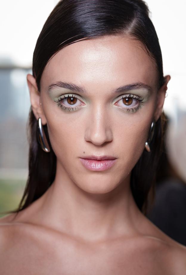 رسمات المكياج الخضراء الفاتحة من دار Private Policy