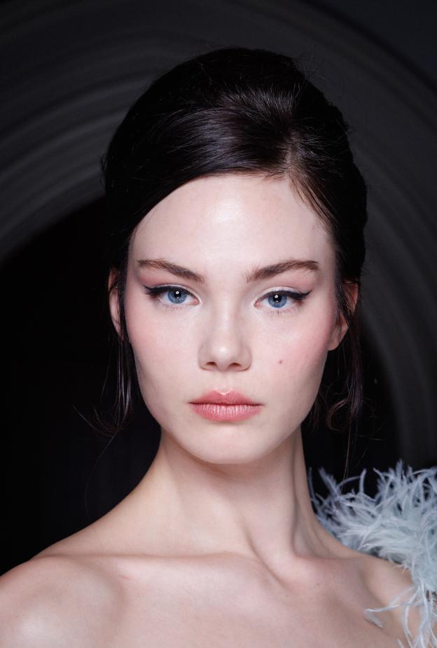 وداعاً للترهل… ماسك بذور الكتان يمنحكِ بشرة مشدودة